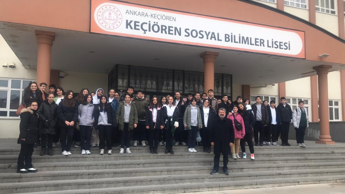 Okul Rehber Öğretmenimiz Osman ÖZTEPE rehberliğinde 8.sınıf öğrencilerimizle Keçiören Sosyal Bilimler Lisesini ziyaret ettik.